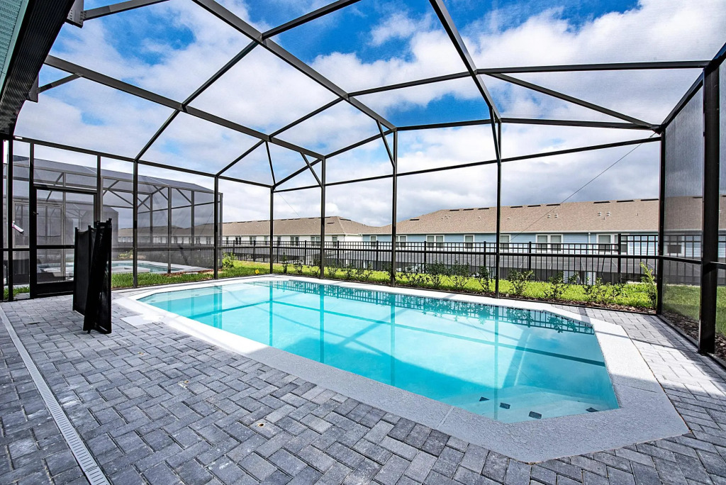 Brand New Windsor Island 5 Suites