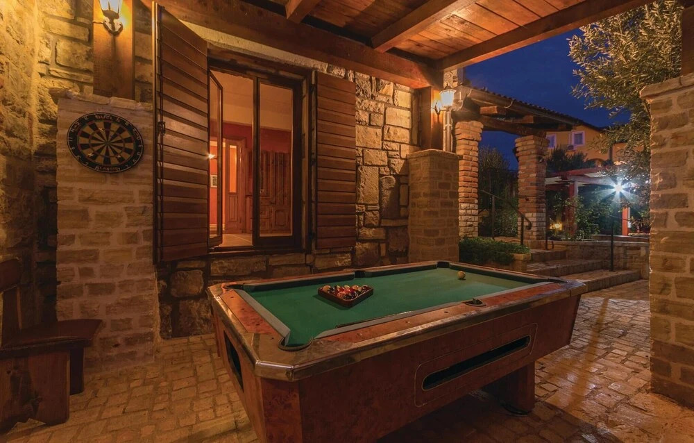 Amazing Home in Vir With 9 Bedrooms, Wifi and Outdoor Swimming Pool