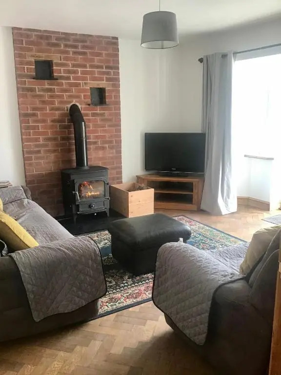 3 Bedroom Bungalow in Llanrhaeadr Ym