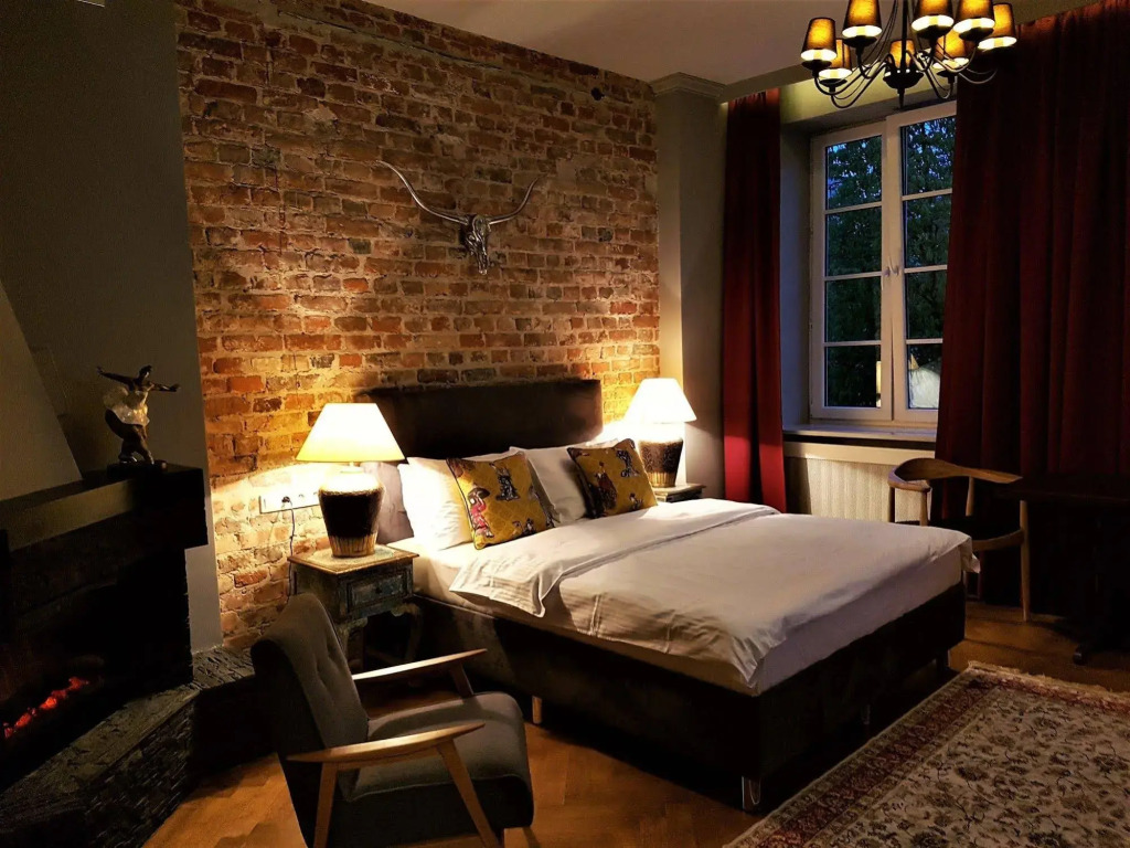 SLEEPWELL NOWY ŚWIAT - courtyard entrance Ordynacka 14St