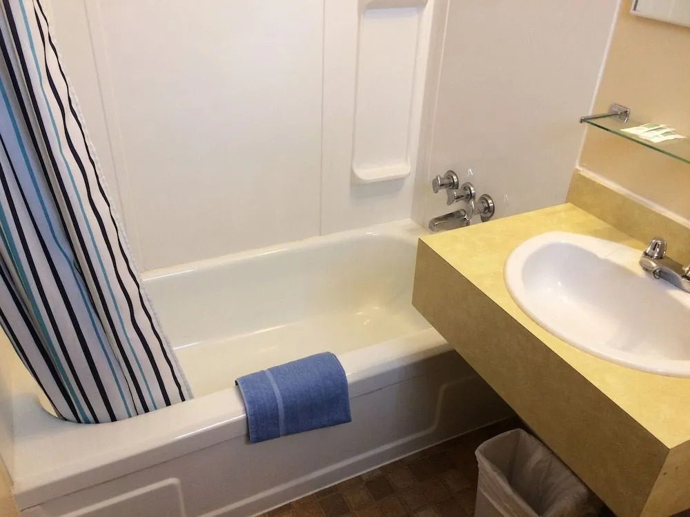 Sea Raven Motel