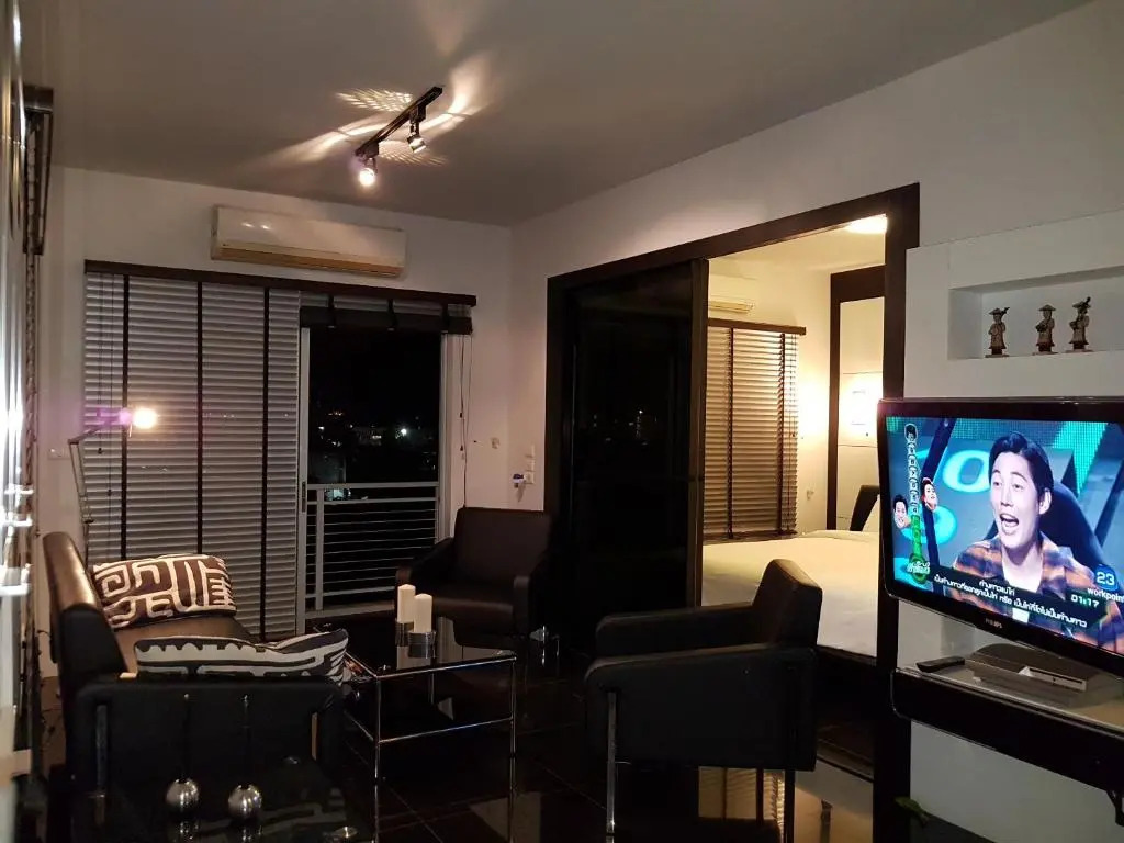 Flame Tree Suite 110 sqm 2-Bedroom Apartment