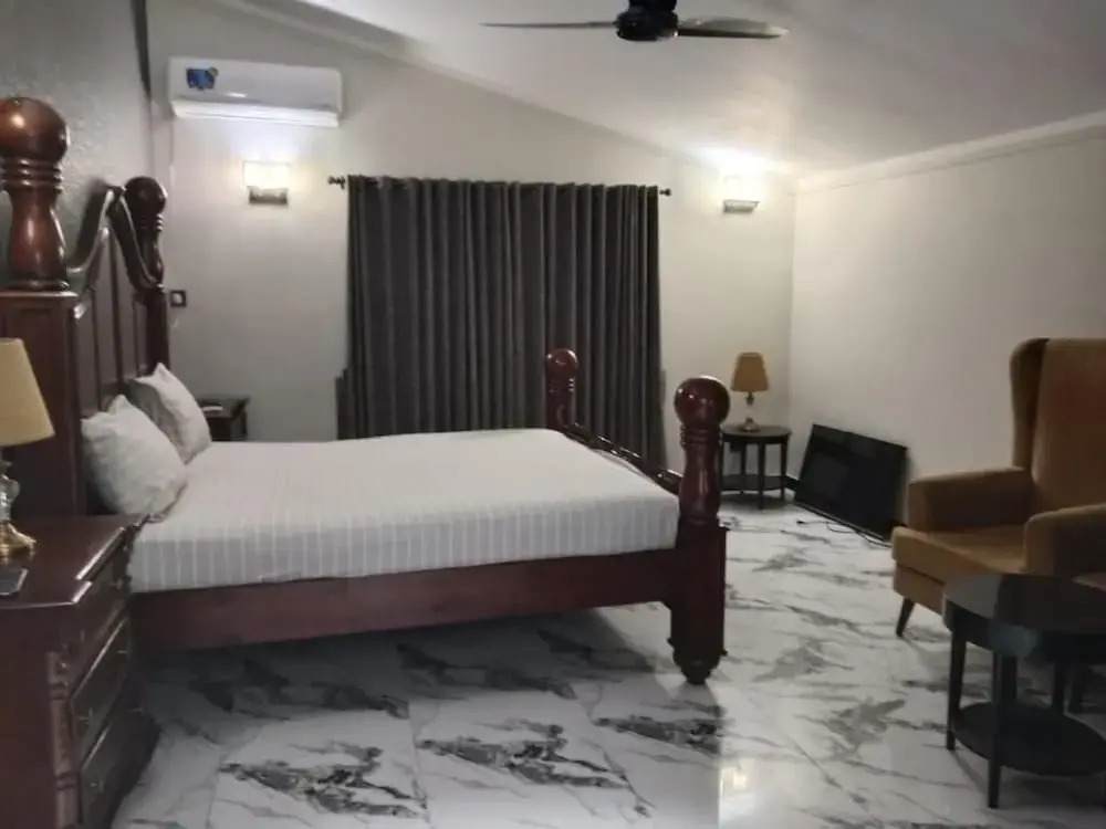 Varano Guest House