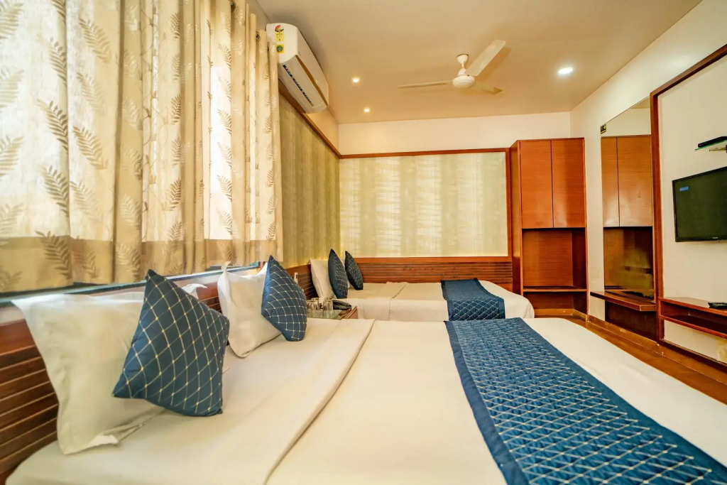 Uddhav Vilas A Family Hotel