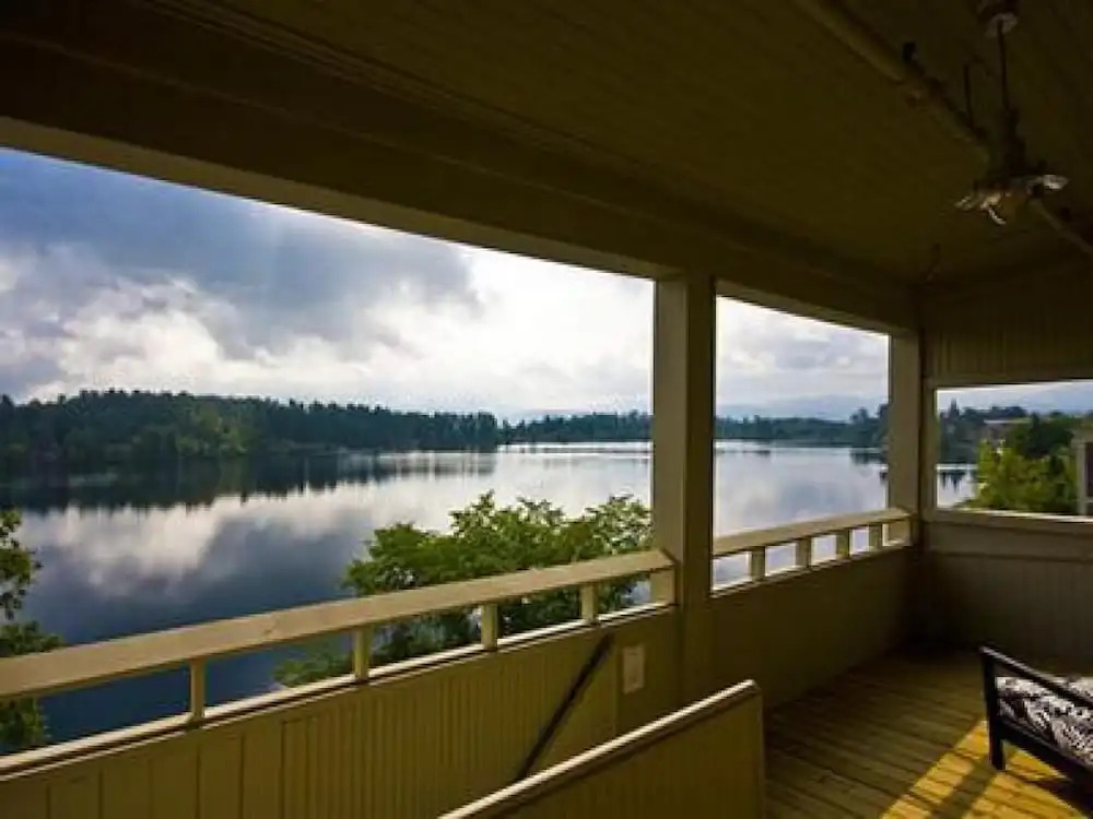 The Haus on Mirror Lake