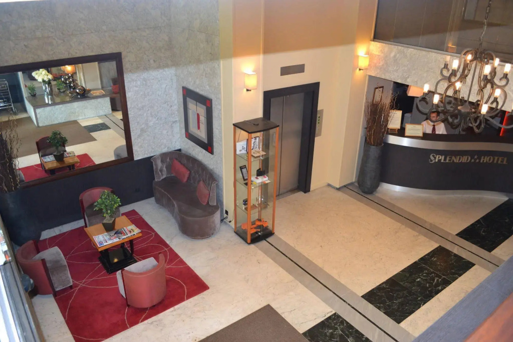 Le Splendid Hotel Lac DAnnecy - Handwritten Collection