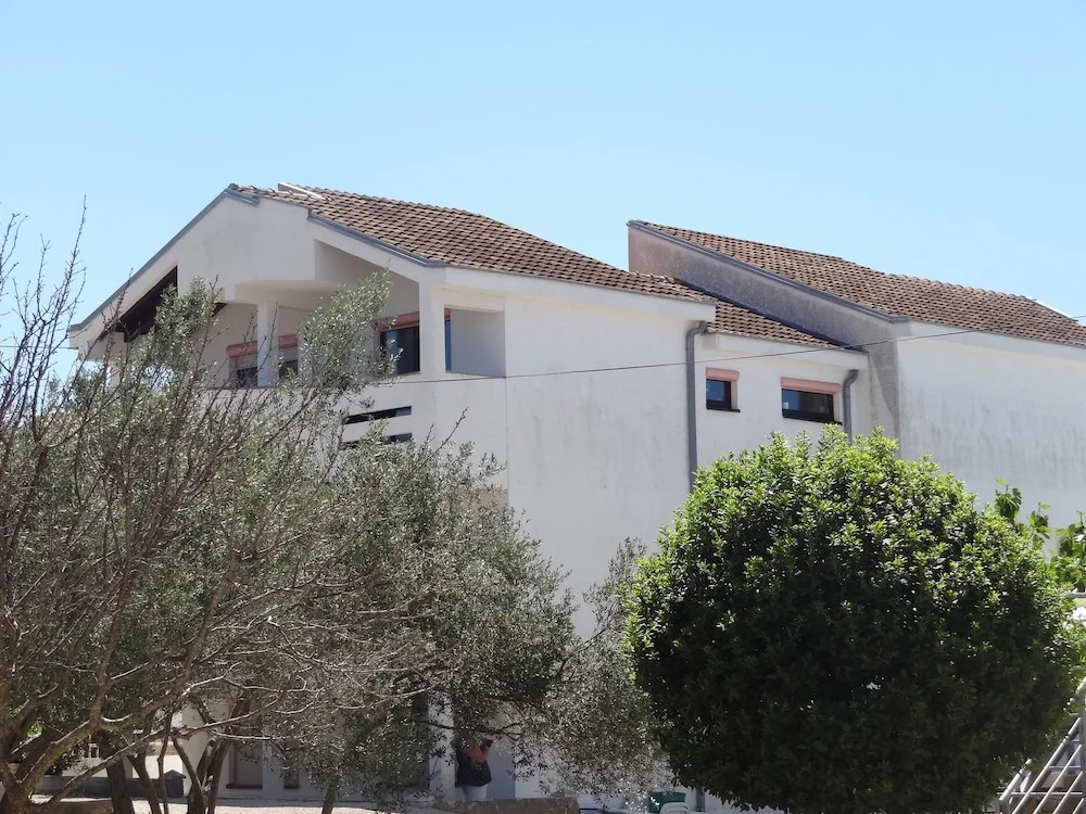 Ilsad Apartments - Apartment With Pool 80 Meters From sea - Great Location