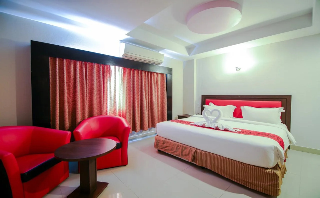 G9 Hotel