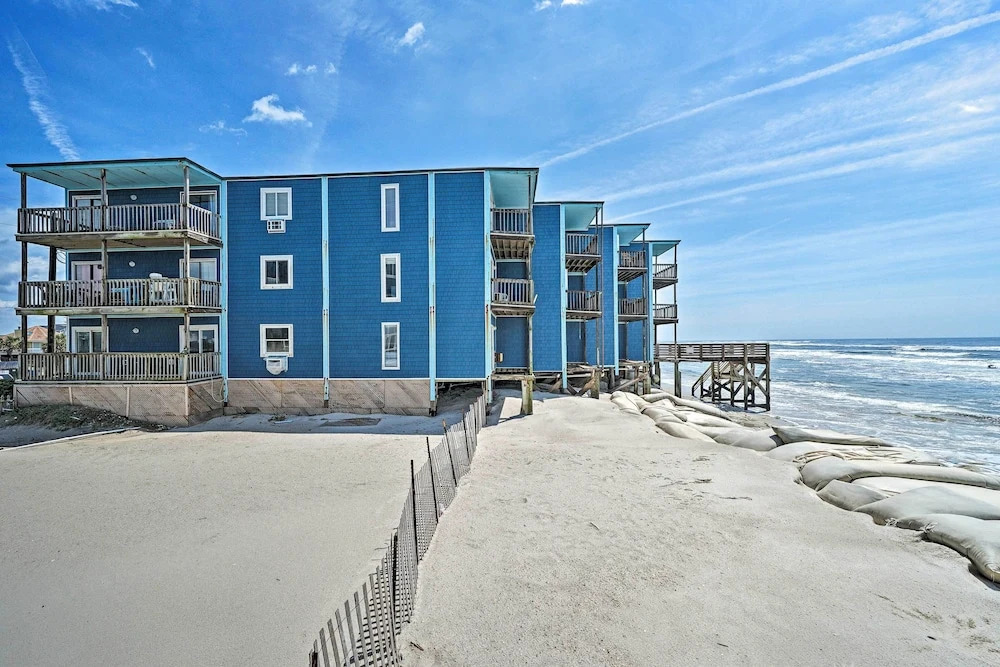 Beachfront Family Condo w/ Stunning Views!