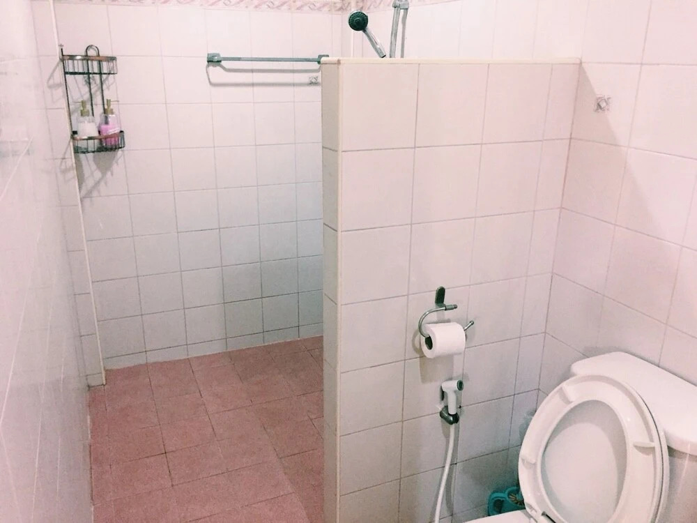 Nakhon Latphrao Hostel