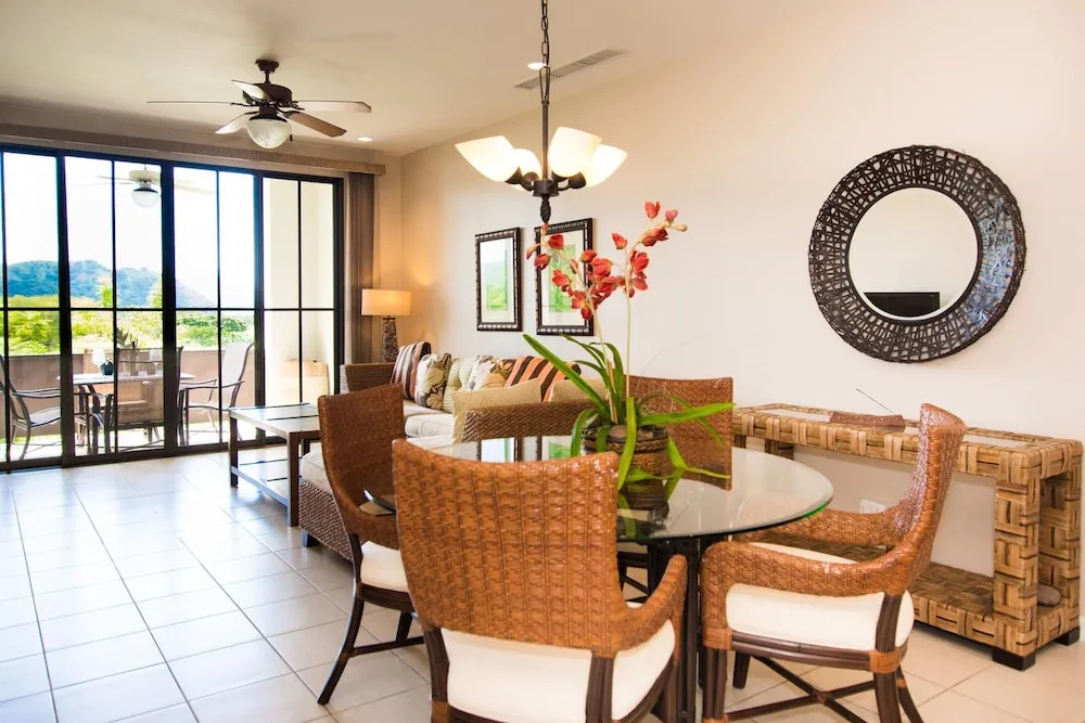 3rd-floor 2-bedroom Condo With Ocean View