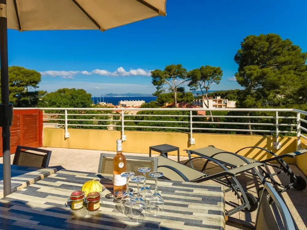 Nice Apartment With Terrace and sea View