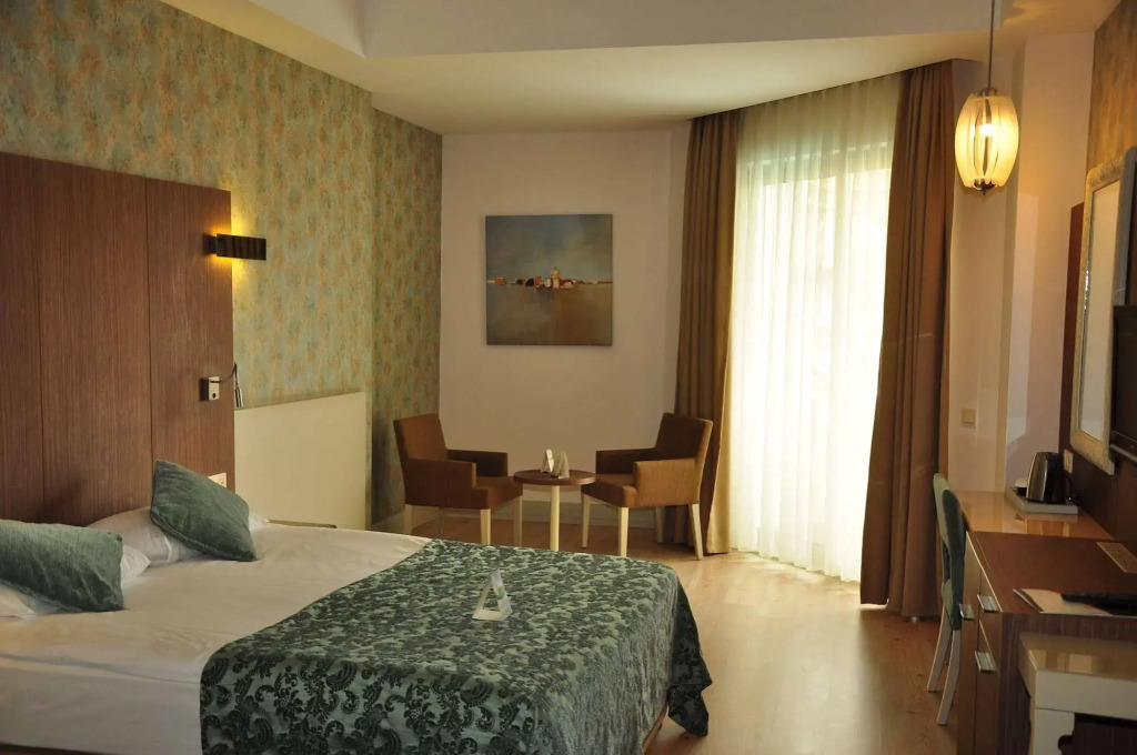 Port Side Resort Hotel