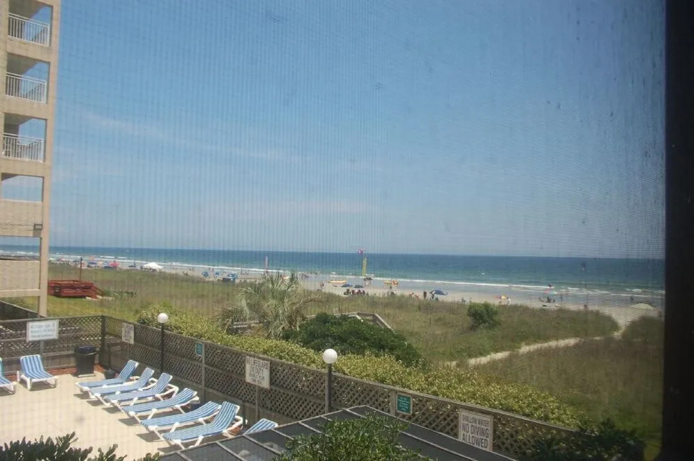 Crescent Beach Villas, Unit 106 - 1 Br Condo