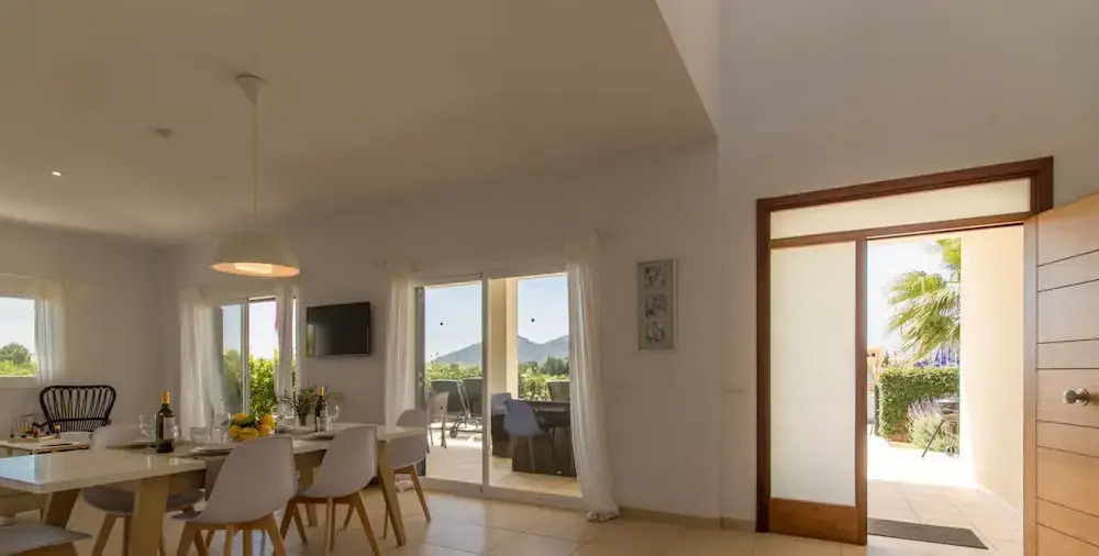 Mar 1 Family Villa near Beach