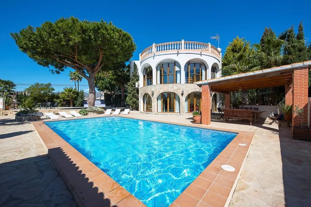 Villa - 4 Bedrooms with Pool and WiFi - 106398