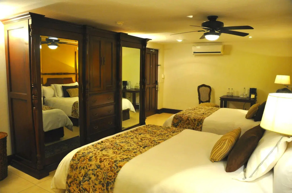 Los Abolengos, Grand Class Casona Hotel