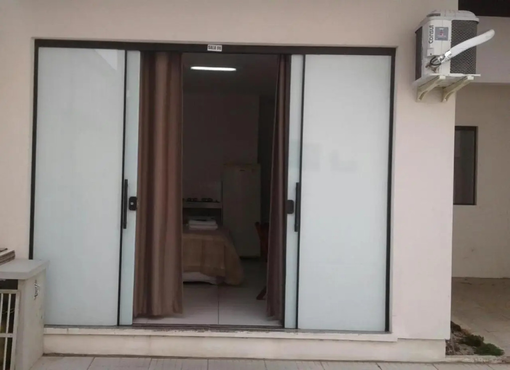 Kitnet 1 mobiliada no centro de Torres a 600m da Praia Grande