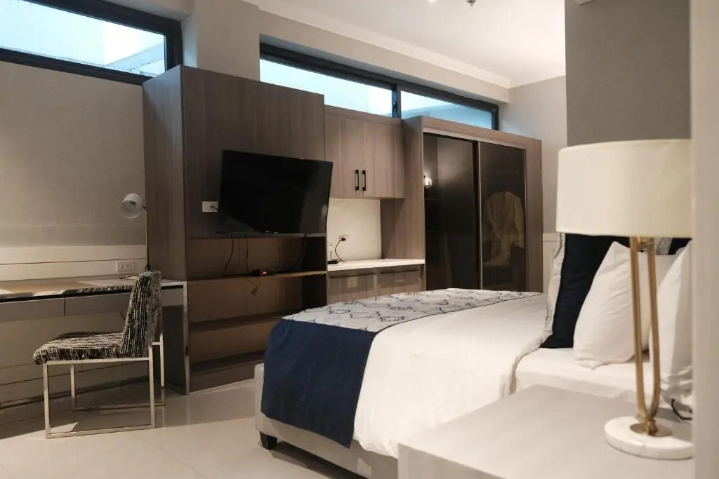 Stonehill Suites