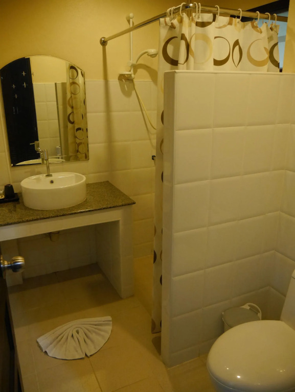 Ampha Place Hotel