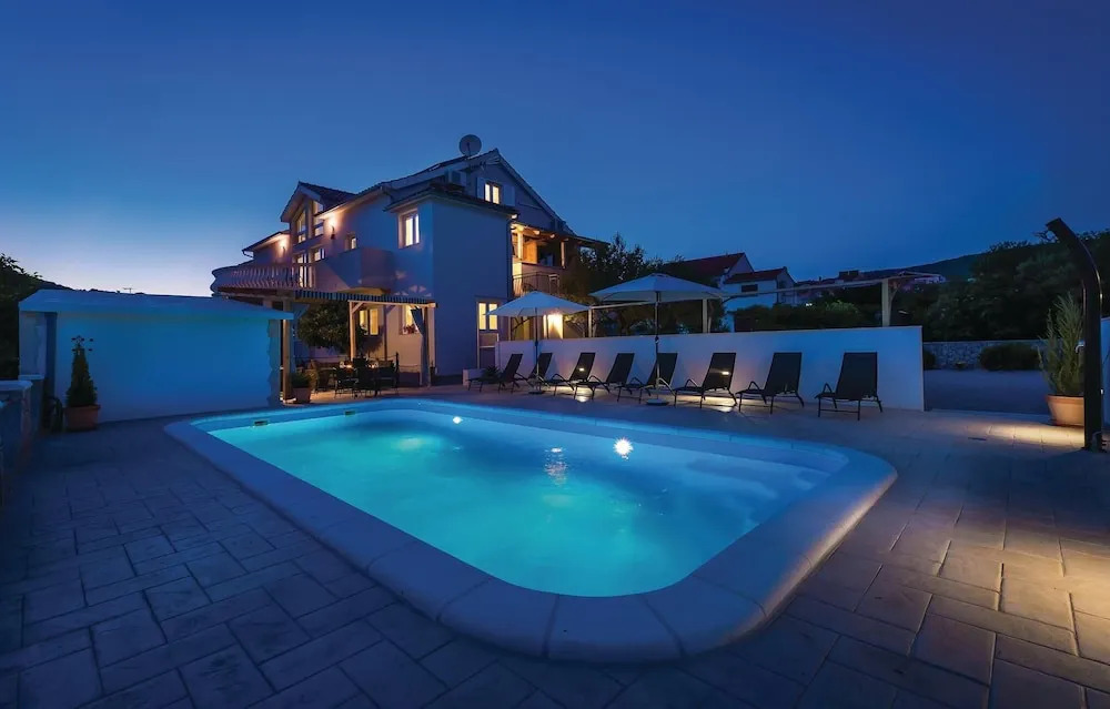 Nice Home in Tribunj With Wifi, 9 Bedrooms and Outdoor Swimming Pool