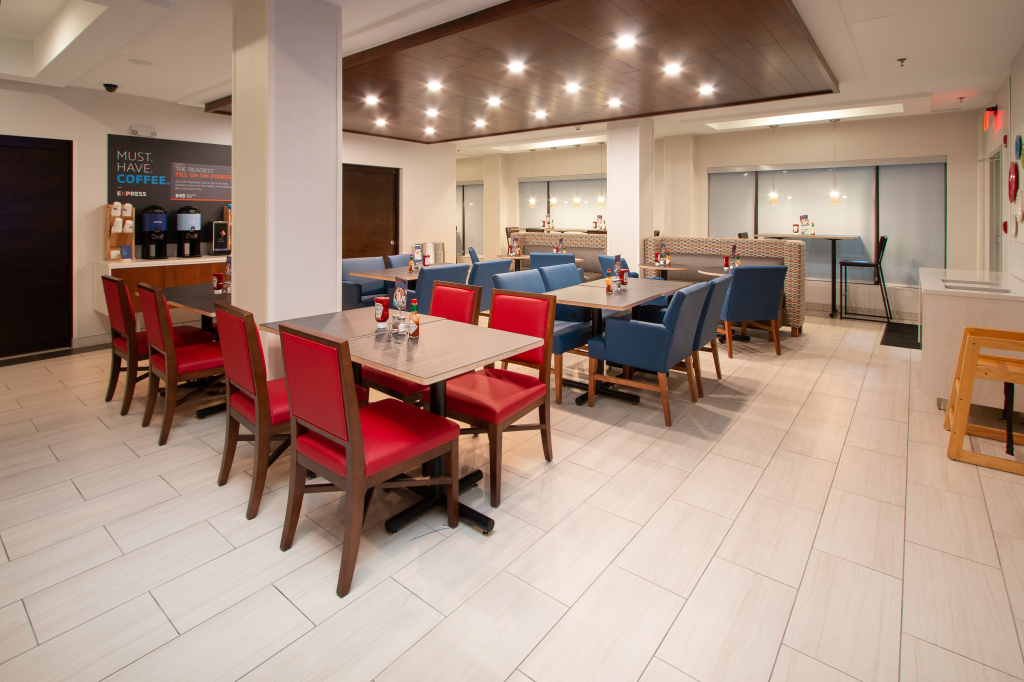 Holiday Inn Express & Suites Tupelo by IHG