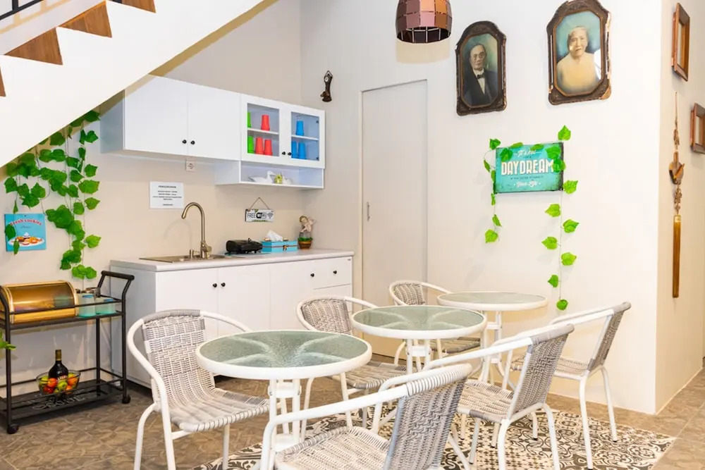 RedDoorz Hostel @ DI Panjaitan Simpang Lima