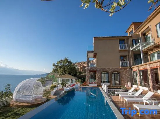 Heqi Lake View Hotel