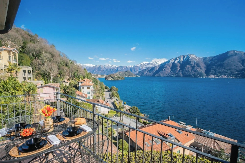 Alba on Lake Como