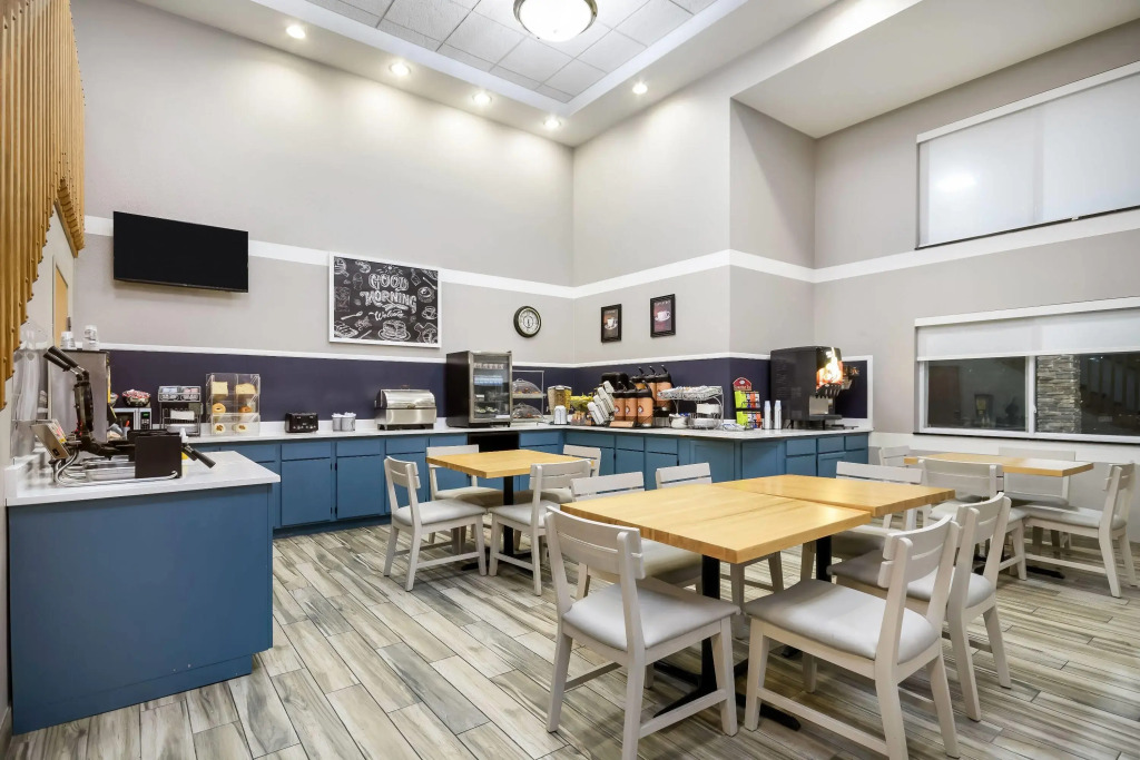 AmericInn by Wyndham Wausau
