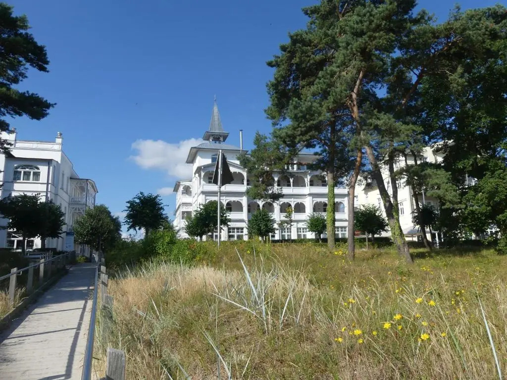 FeWo direkt am Strand mit Balkon und Meerblick, Villa Seeblick, Binz