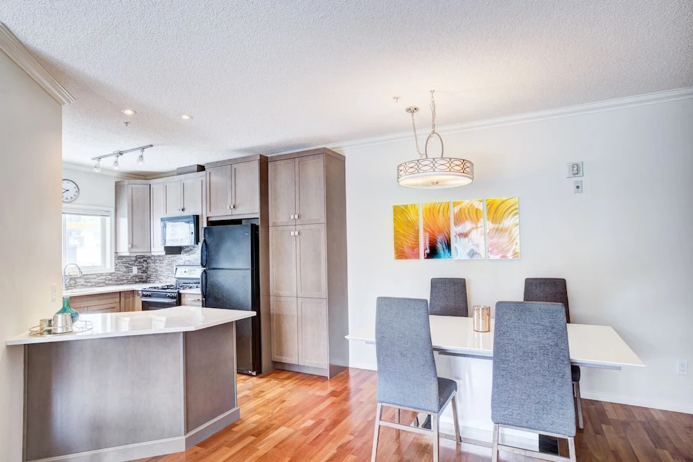 Suite Digs Genesis