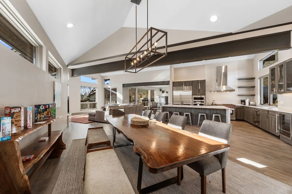 200 Caravelle Drive