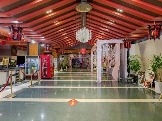 QMAX Peninsula Hotel (Huainan Top 100 Business and Trade)