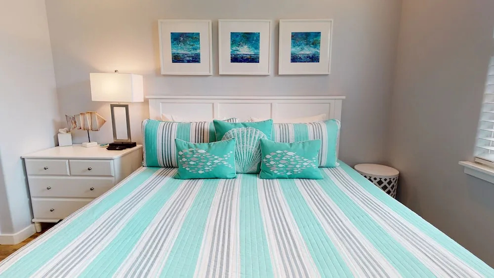 Beachside Getaway - 3 Br Condo
