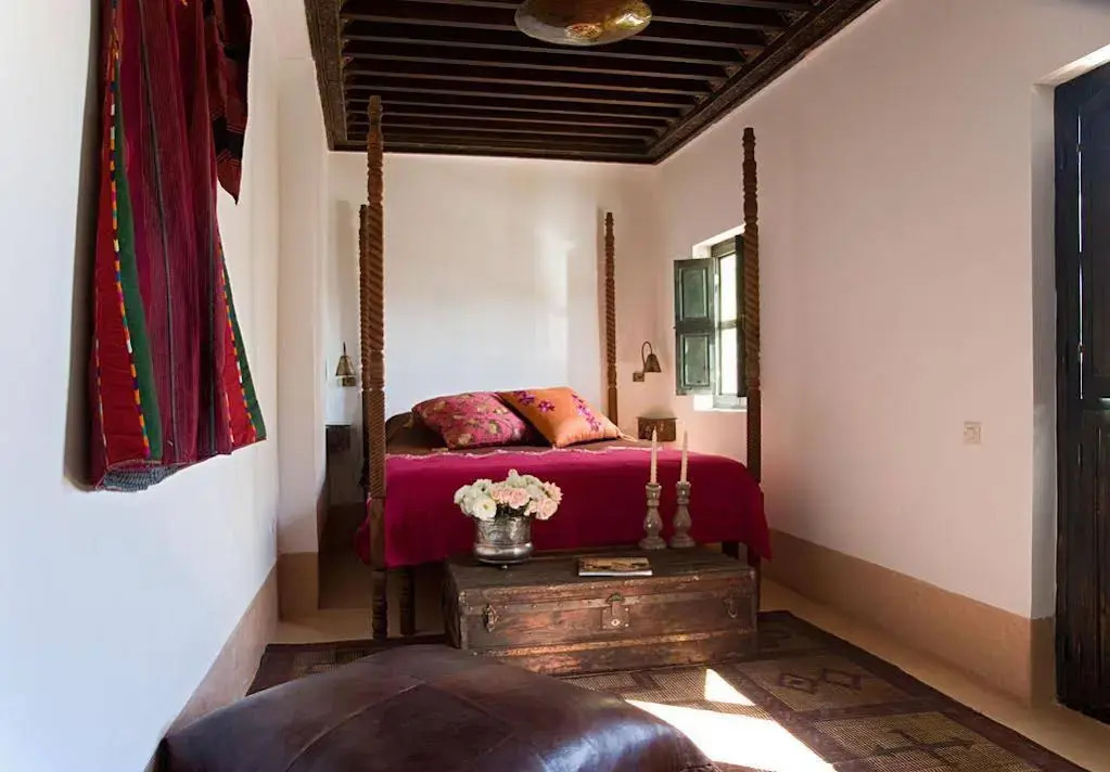 Riad Le J
