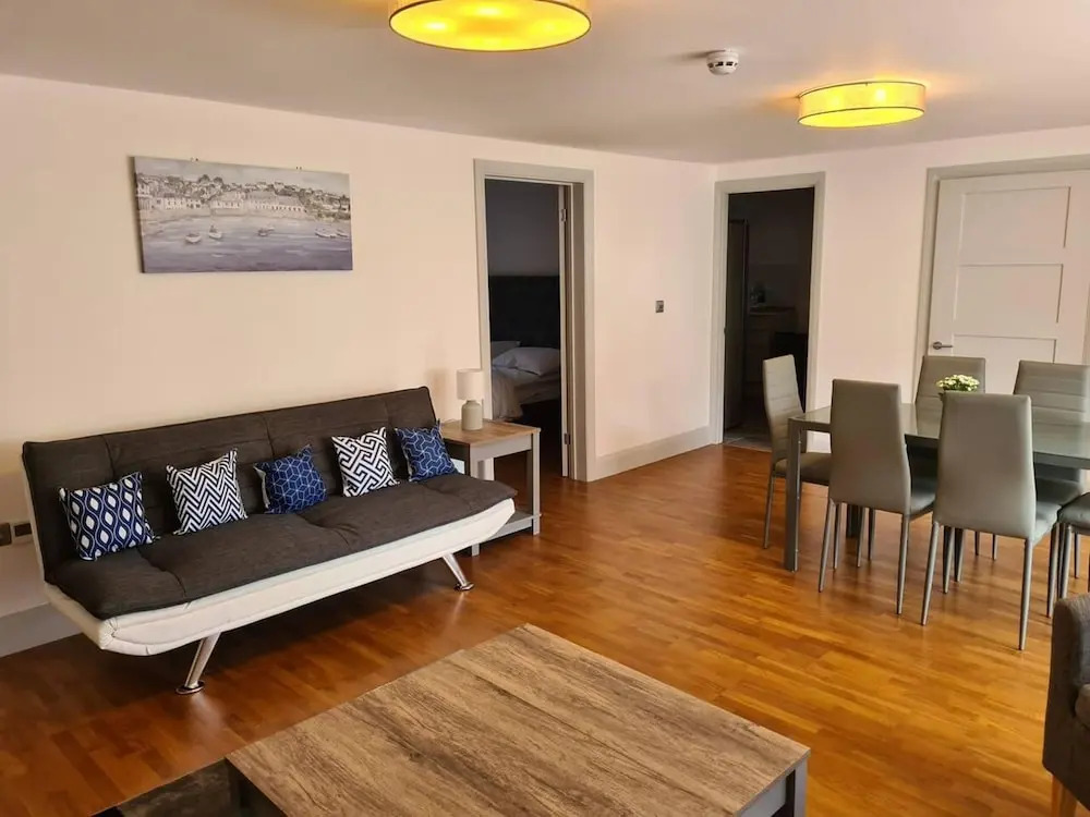 Remarkable 2-bed Apartment in Ilfracombe