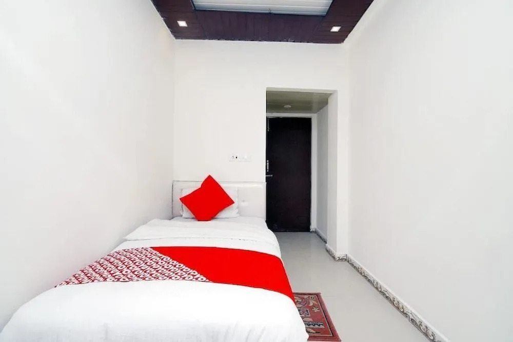 Hotel brijwasi palace