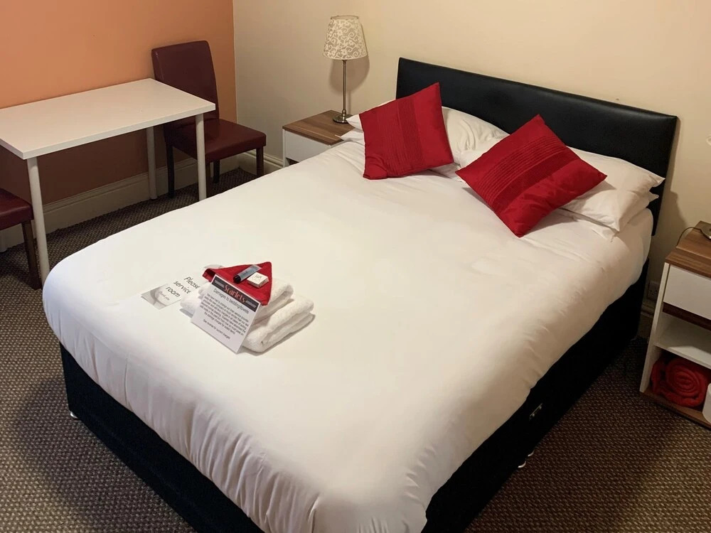 Scarlets Hotel & Jocks Bar