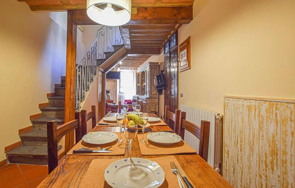 Stunning Home in Camaiore With 3 Bedrooms and Wifi