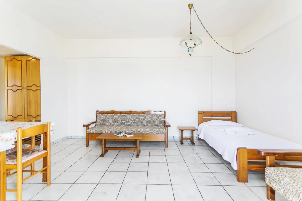 Yiannis Ηotel