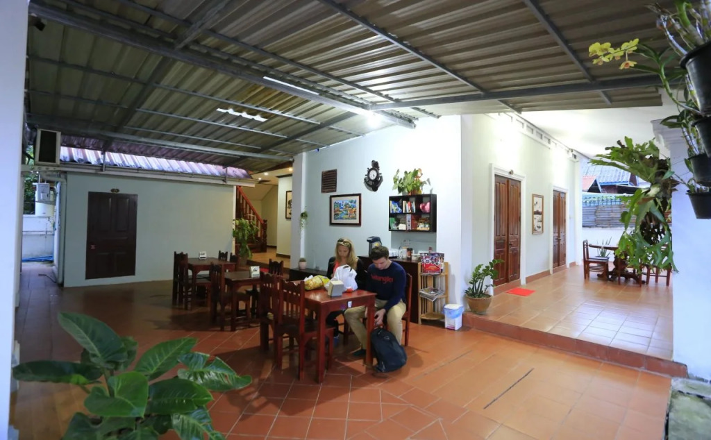 Singharat Guest House