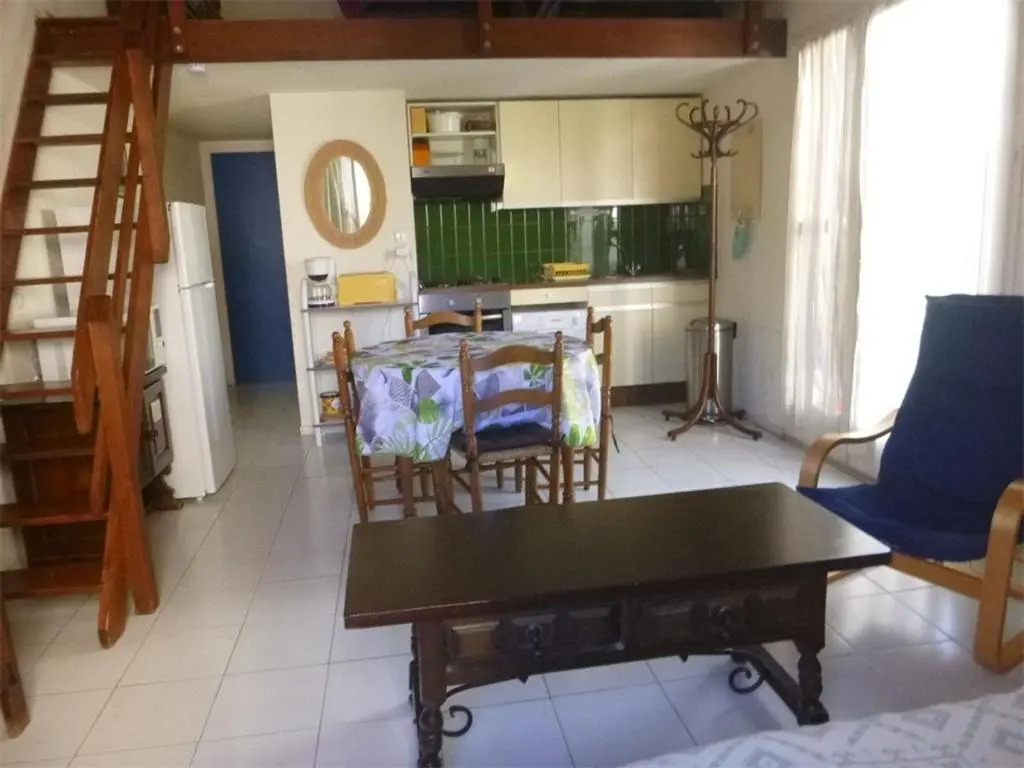 Villa T2 avec mezzanine, terrasse, parking privé, proche commerces et plage, calme, 6 couchages - FR-1-81-91