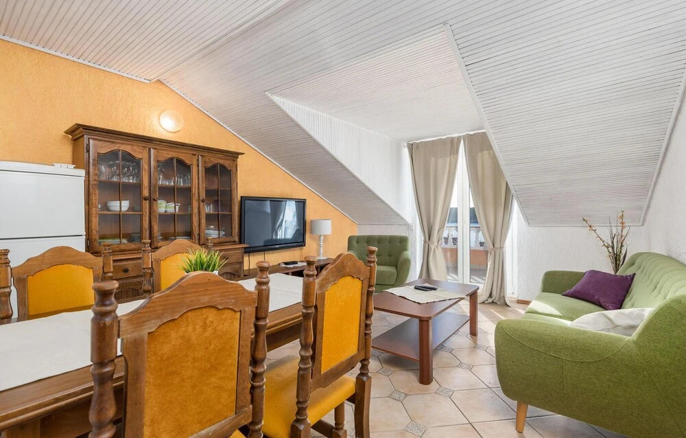 Awesome Apartment in Barbat na Rabu With 2 Bedrooms and Wifi