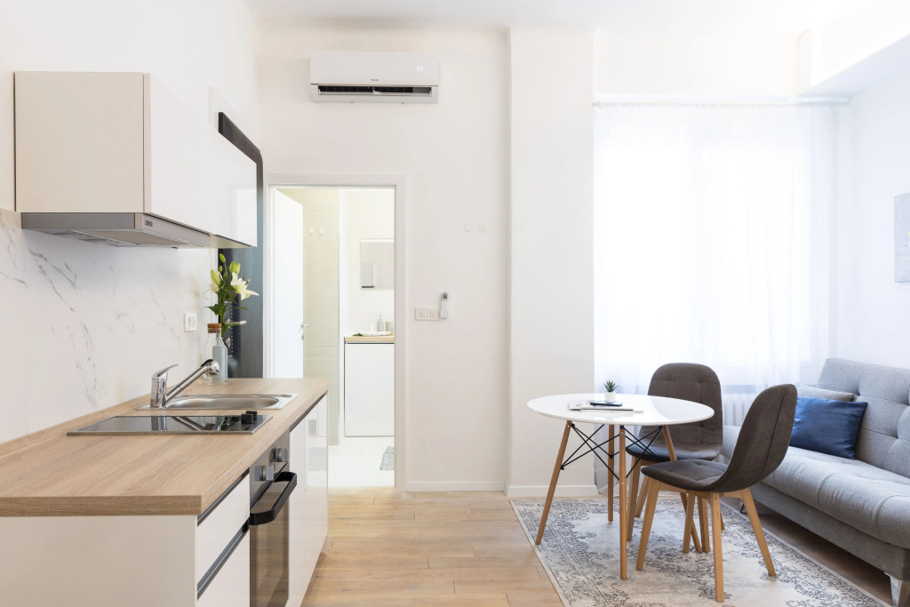 150sqm Main Square Apt!-4 Units-Great for Groups!