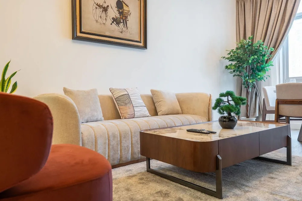 Cozy 1BR Gem in Marina With City Views