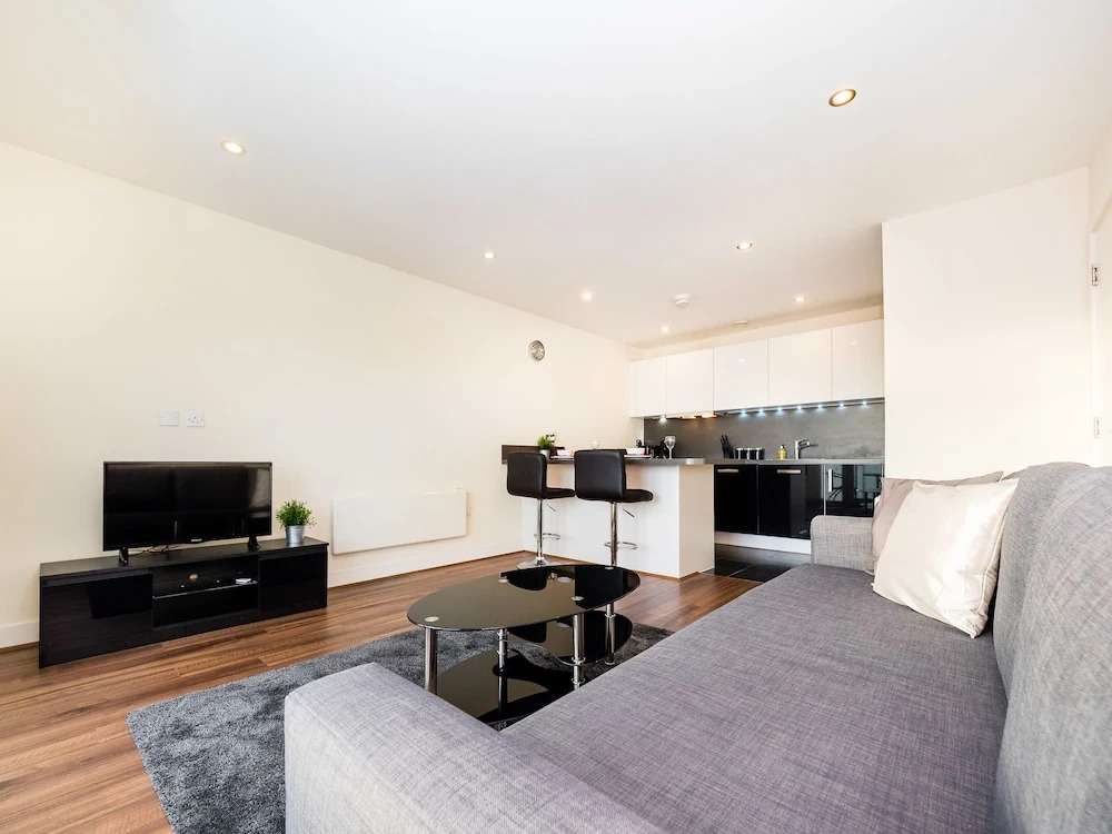 Deluxe Kennet Island Apartment
