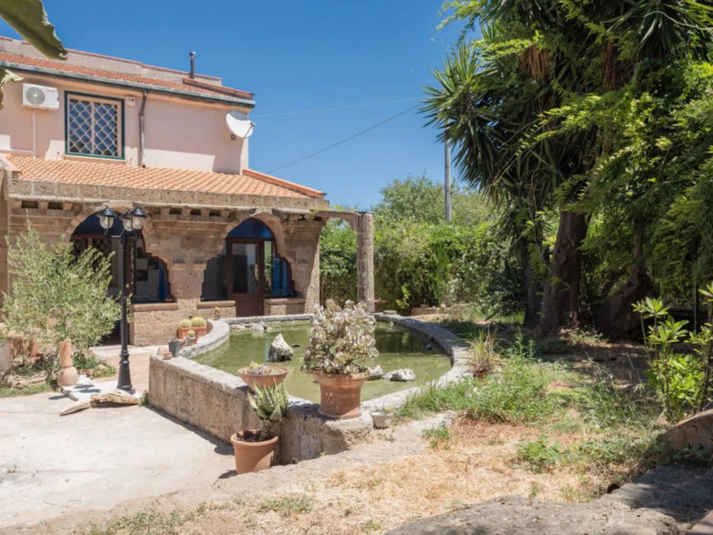 Holiday Home Alice by Interhome