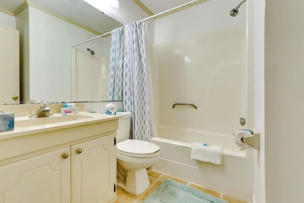 Oceanfront Hilton Head Island Condo w/ Pool Access