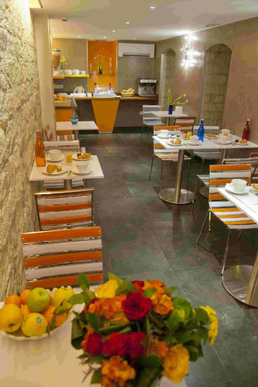 Hôtel Lumières Montmartre Paris